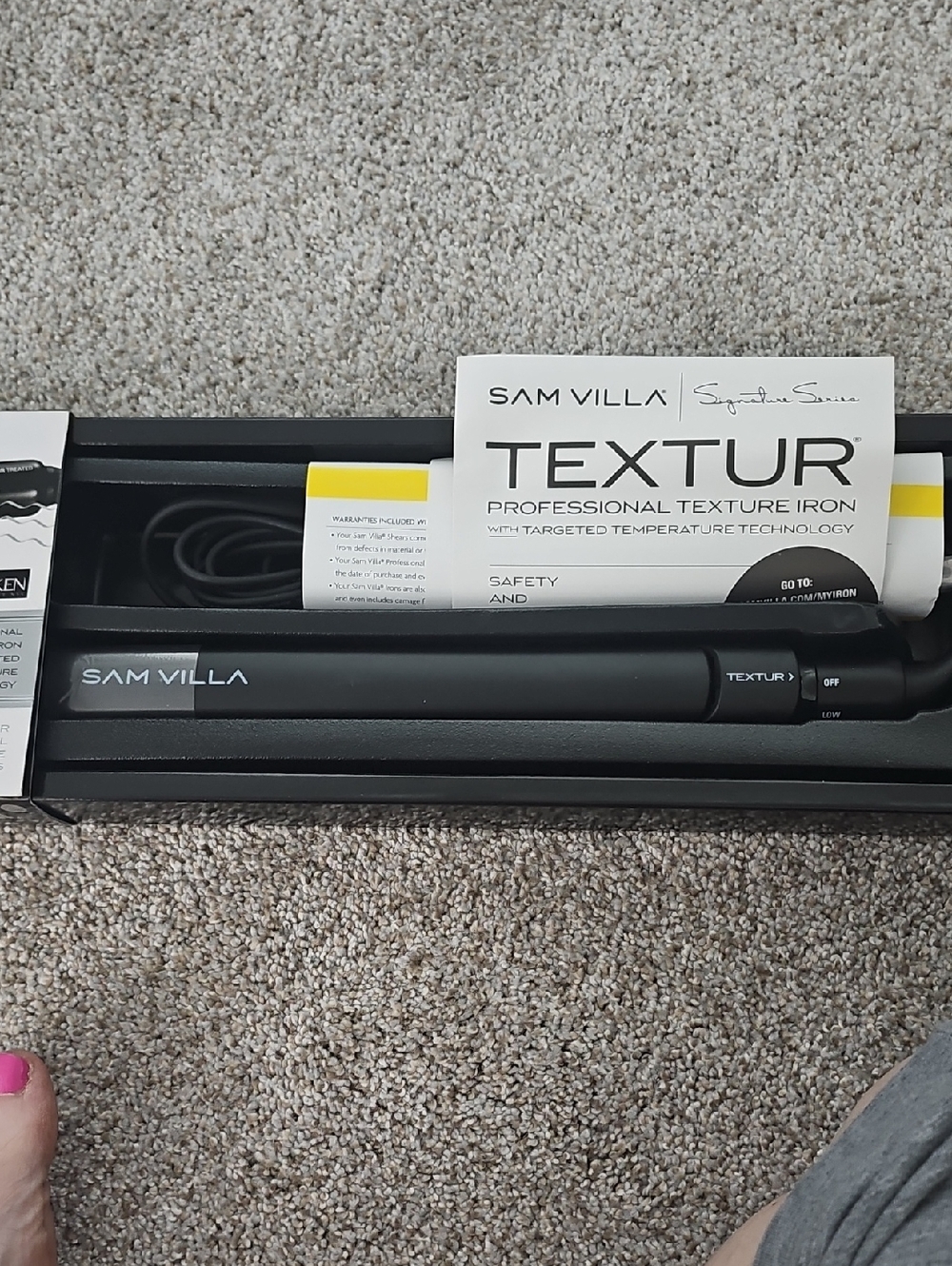 NEW!!!***Sam Villa Signature Texture Iron - Black/Silver - Picture 2 of 5